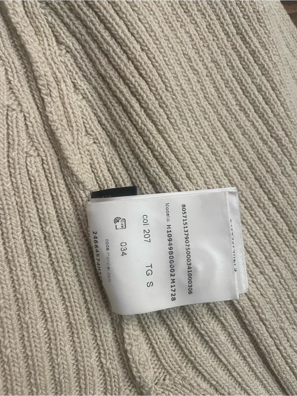 BNWT) Authentic Moncler Cream Ribbed Knit - Picture 6 of 8